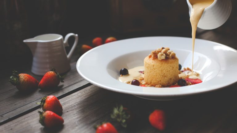 Bite-sized Bliss: Exploring the Quick Culinary Delights of Fast Food in the UAE